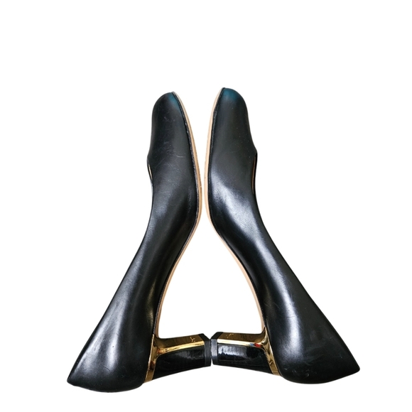 Salvatore Ferragamo Tamina Black Leather Gold Tone Heel Pumps Sz 8B Italy - Picture 9 of 13